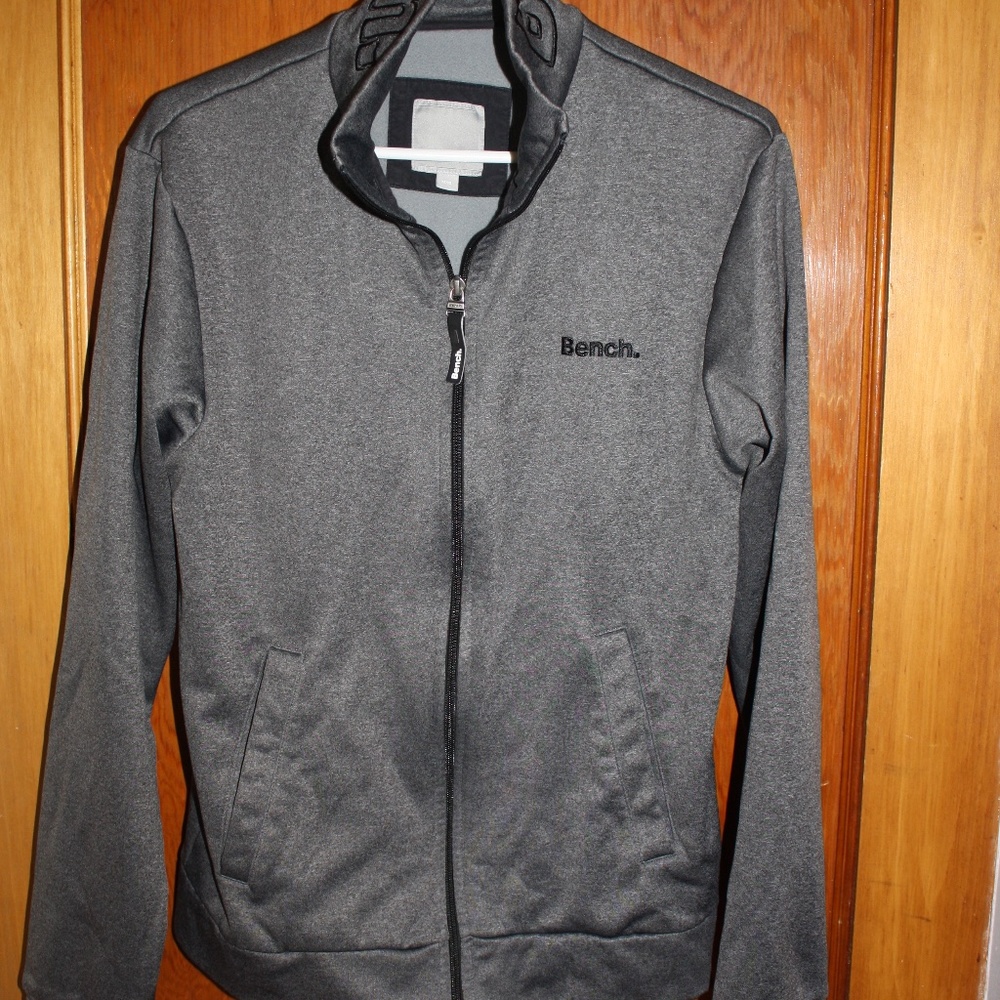 BENCH | Men's Medium Bench Zip-Up Sweater